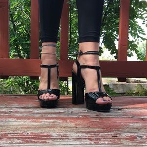 Black leather Steve Madden heals